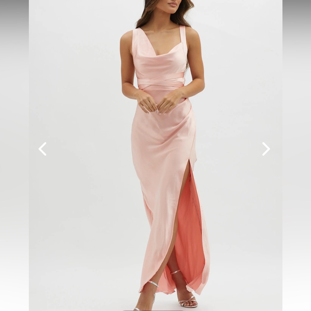 Selfie Leslie Dress